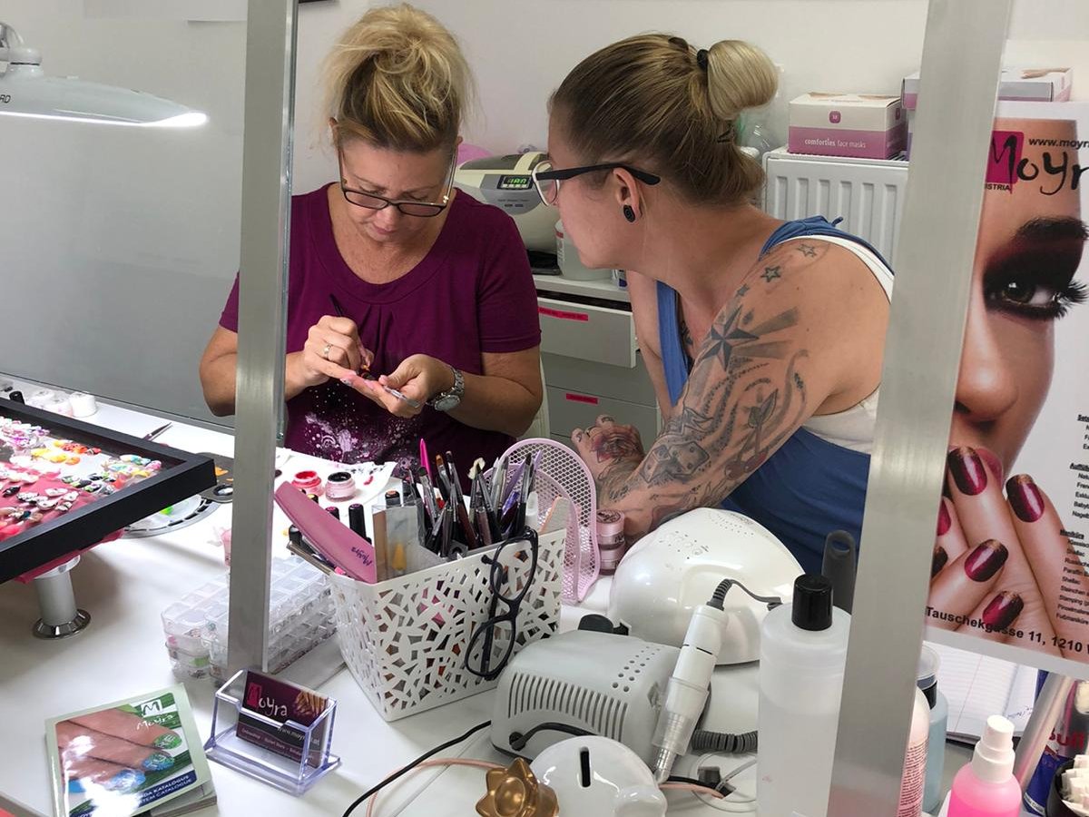 NailArt Mix Media Stamping Schulung in der NailsAcademy in Neu Leopoldau in Wien 21