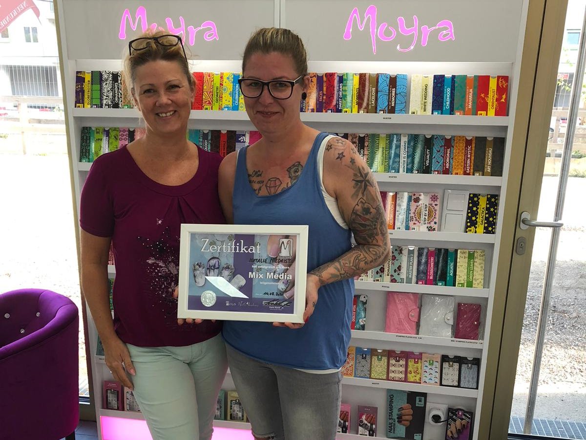 NailArt Mix Media Stamping Schulung in der NailsAcademy in Neu Leopoldau in Wien 21