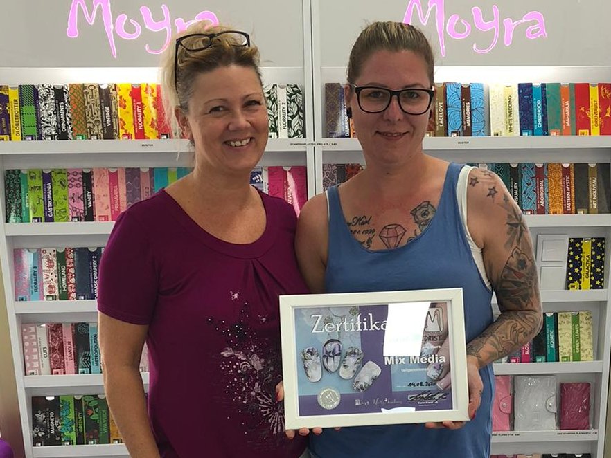 NailArt Mix Media Stamping Schulung in der NailsAcademy in Neu Leopoldau in Wien 21