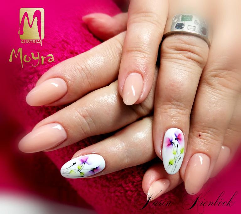 Nailart, erstellt von Karin Kienböck, mit Produkten von www.moyra.at