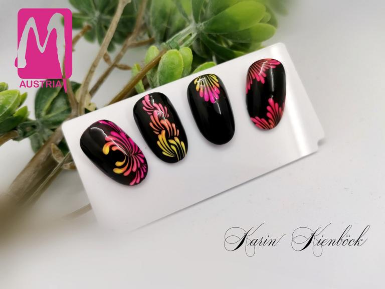 Nailart, erstellt von Karin Kienböck, mit Produkten von www.moyra.at