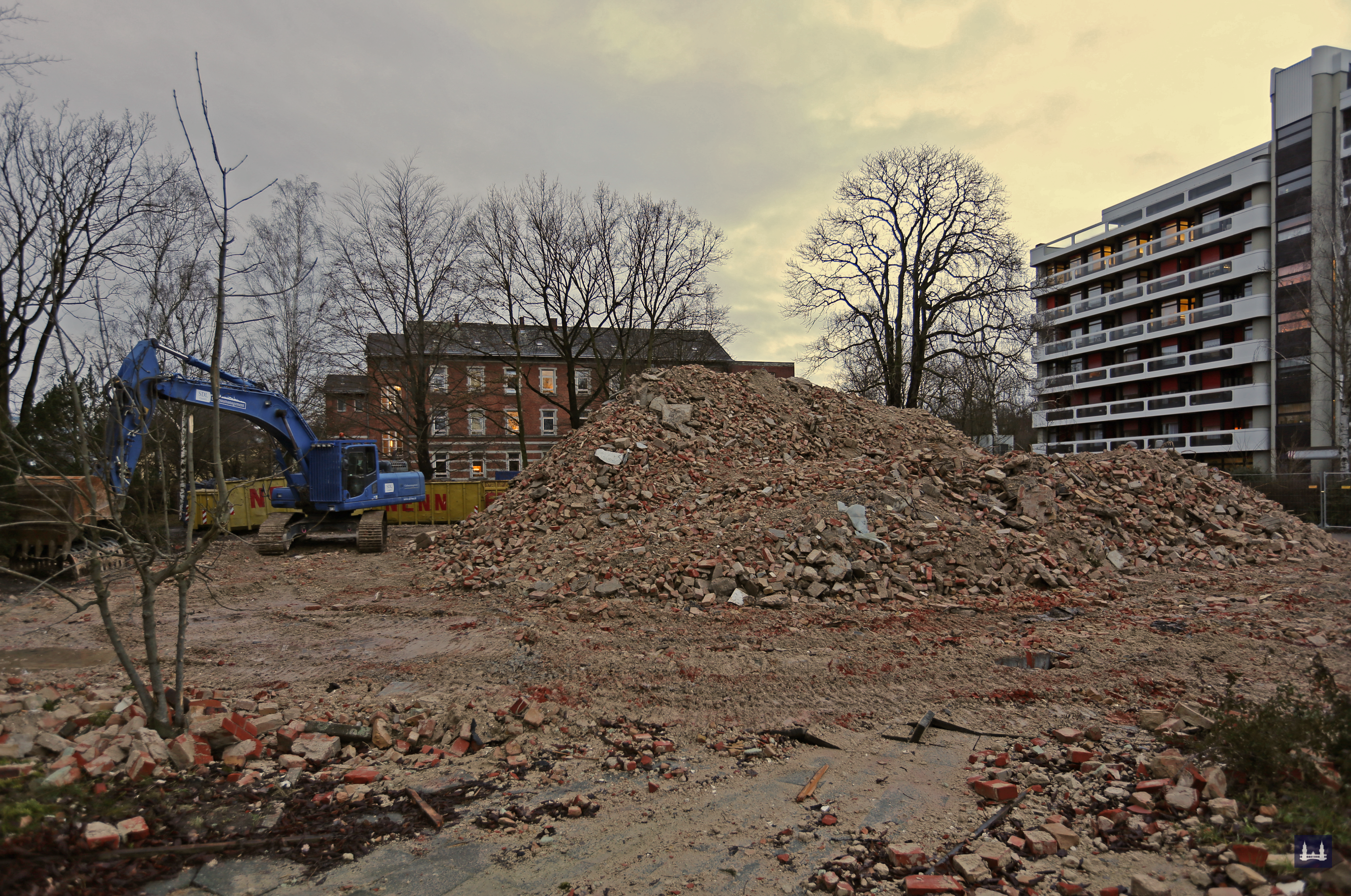 Die Kuranstalt Berolinum an der Lankwitzer Leonorenstraße. Abriss des ehem. Kommiunal - Krankenhauses.