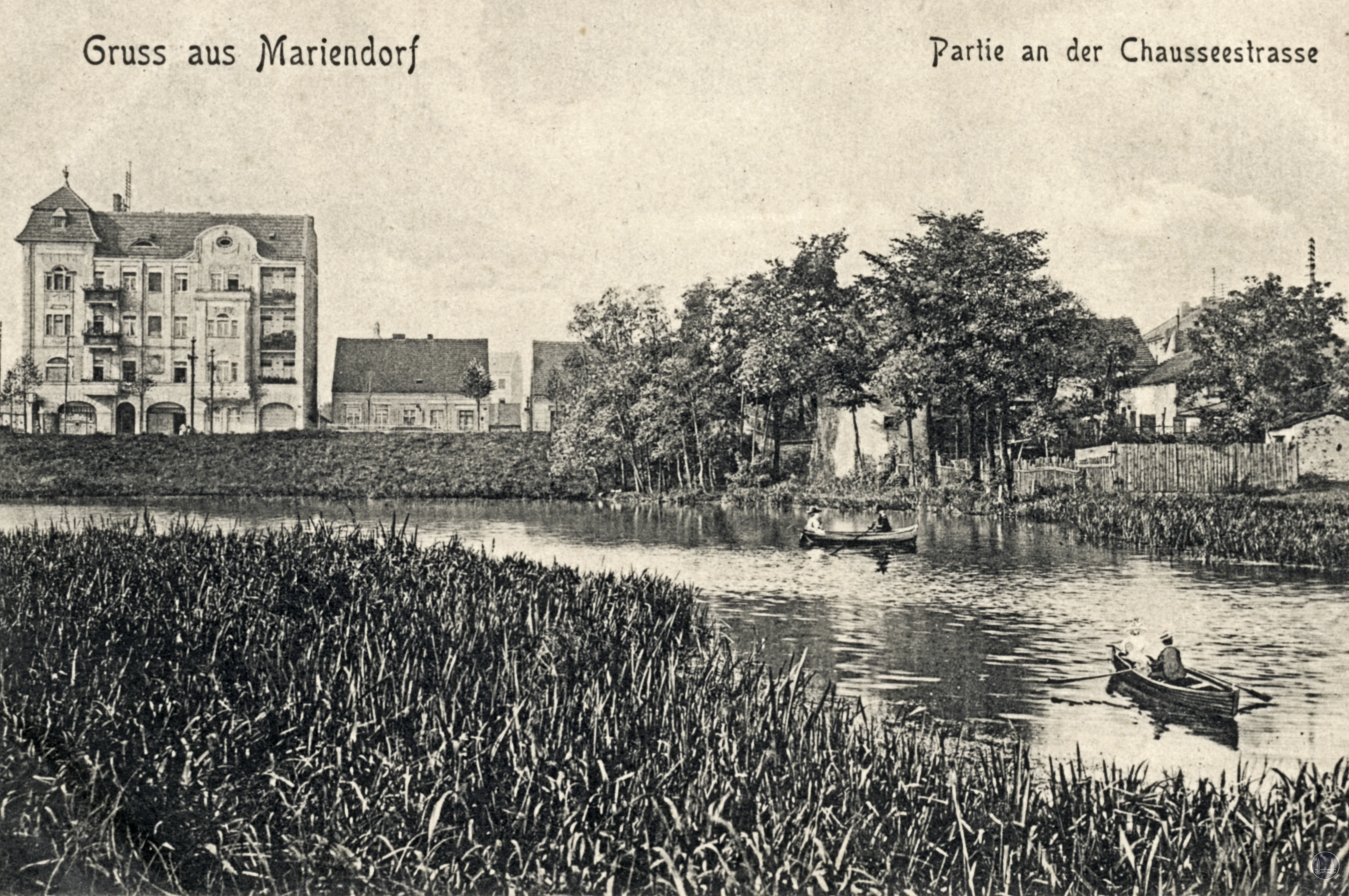 Ehemaliges Restaurant Wilhelm Freiberg Berlin - Mariendorf. Ruderboote auf dem Blümelschen Teich.