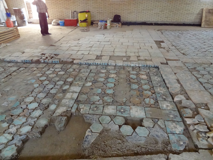 Aperçu d'une partie de la zone 3 durant la repose avec des carreaux en forme d'étoiles et de croix faisant le double de l'habituelle (en bas à droite) (Socra, 2013)