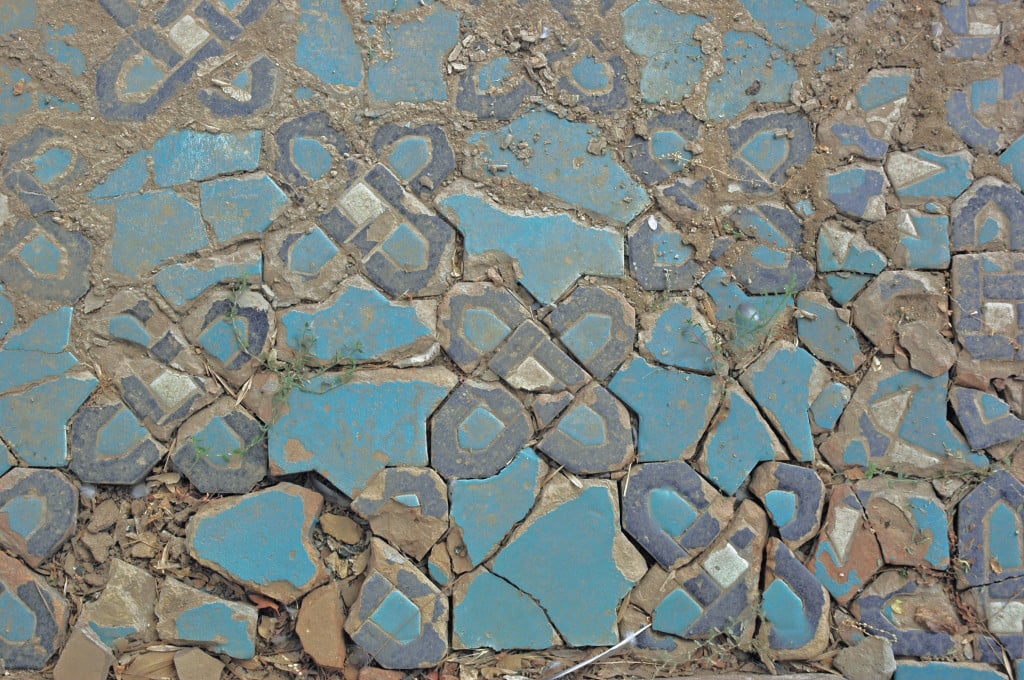 Autre ensemble dont les carreaux ont été légèrement humidifiés pour faire ressortir leur teinte (ph : M.Schvoerer, 2008)