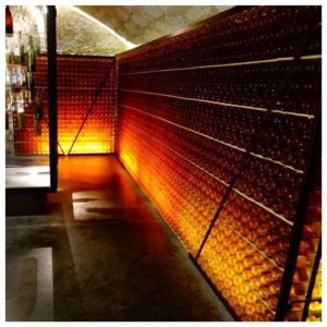 La cave du Chateau de Monbazillac et ses 7000 vieilles bouteilles de ce délicieux nectar