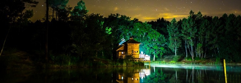 Hebergement insolite, cabane chateau, vacances insolites