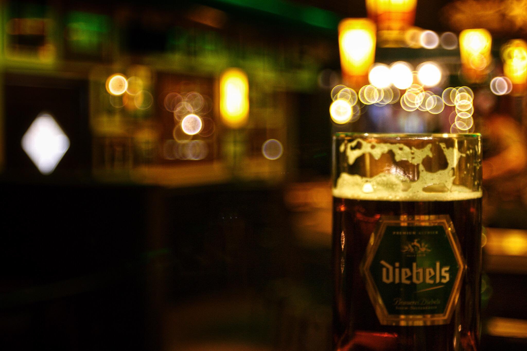 einem frisch gezapftem Diebels kann niemand widerstehen