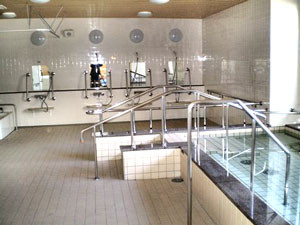 一般浴室（別途機械入浴用あり）