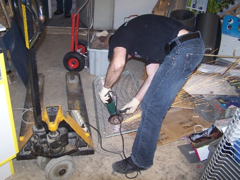 Dekokörbe werden zugeschnitten