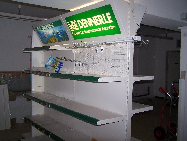 Dennerle straßenseitig