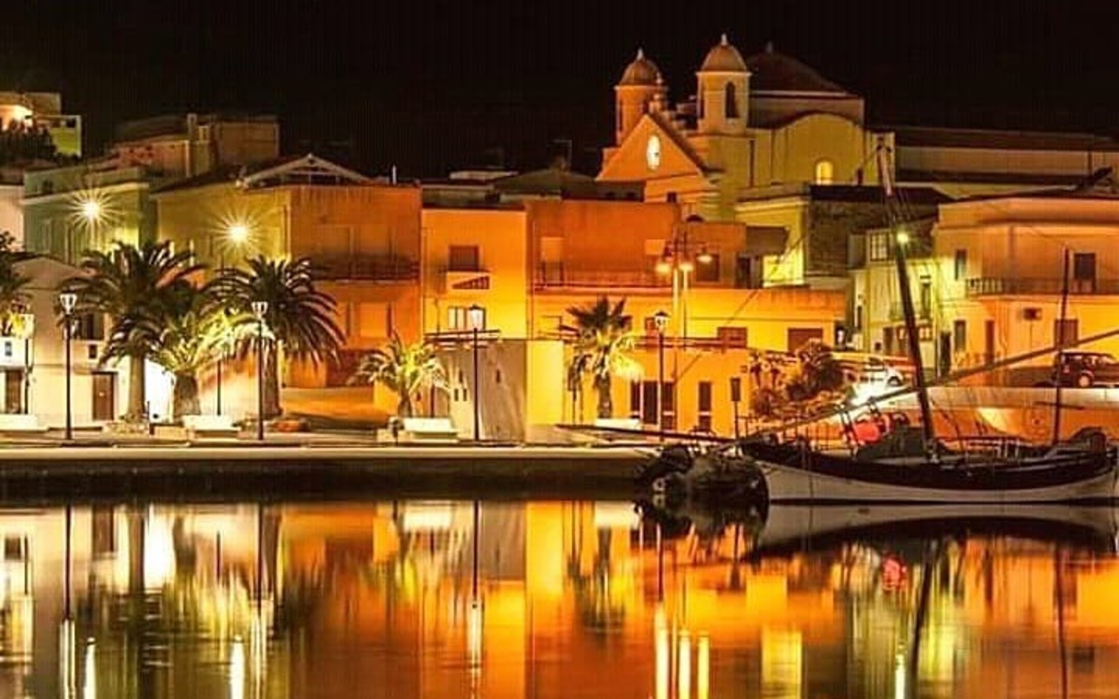 Calasetta by night