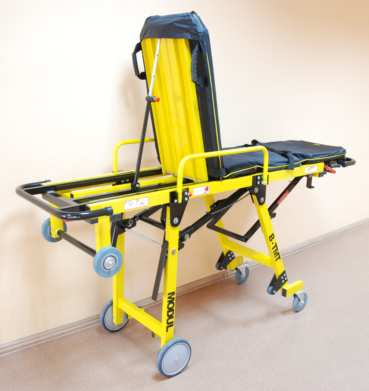 Каталка В-ТМТ в сочетании с носилками Д-ТМТ и мяг. носилками Г-ТМТ