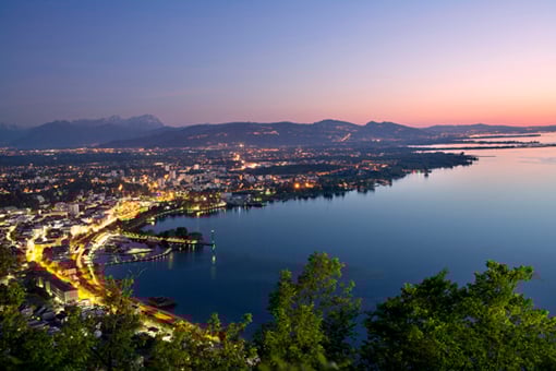 Bodensee mit Bregenz und im Hintergrund das Appenzellerland in der Schweiz