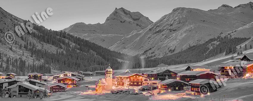 Österreich, Vorarlberg, Lech am Arlberg; Winterabend im Ortsteil Zug