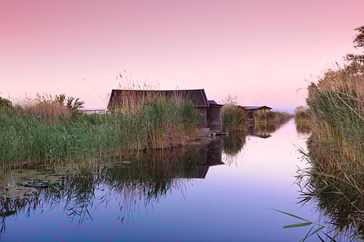 Austria, Österreich, Burgenland: Abenddämmerung am Neusiedler See