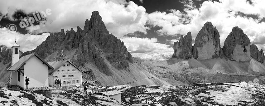 Die drei Zinnen von Norden (Dolomiten) v.li. Zinnenhütte, Paternkofel, Paternsattel, Zinnen, Südtirol