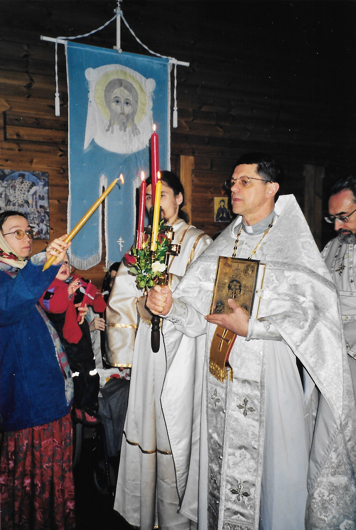 Пасха 2001 года. Священник Джон Стеферо