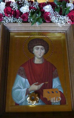 Ikone des Hl. Panteleimon mit Reliquie des Heiligen