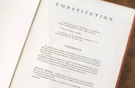 A propos de l’inscription de l’IVG dans la Constitution française.