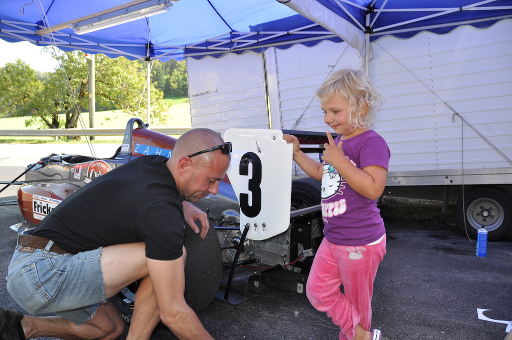 Nummern aufkleben...