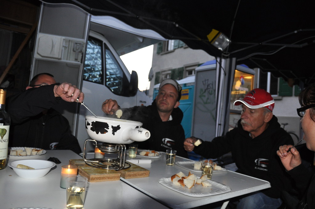 traditionells fondu am fritig abe am gurnigel