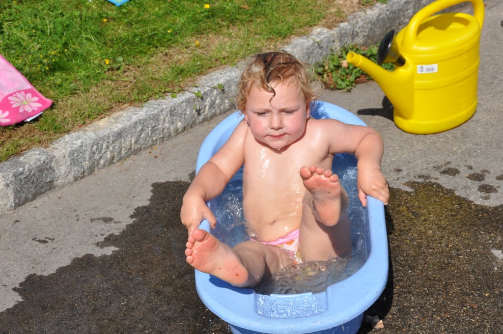 afe chli chlin die Badwanne, aber immer no cool