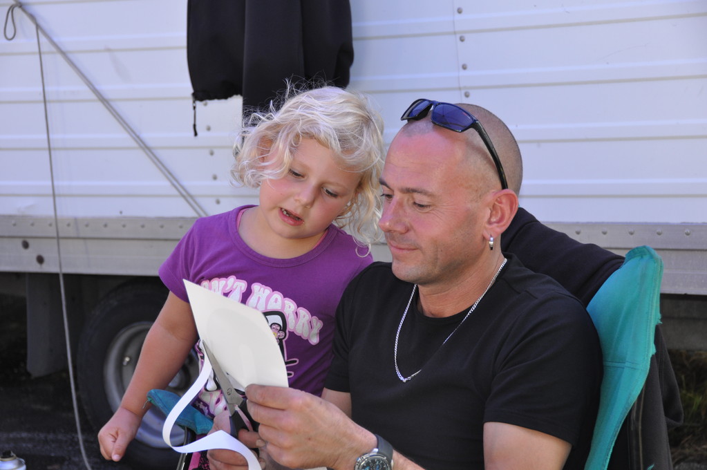 Rennauto bereit stellen...