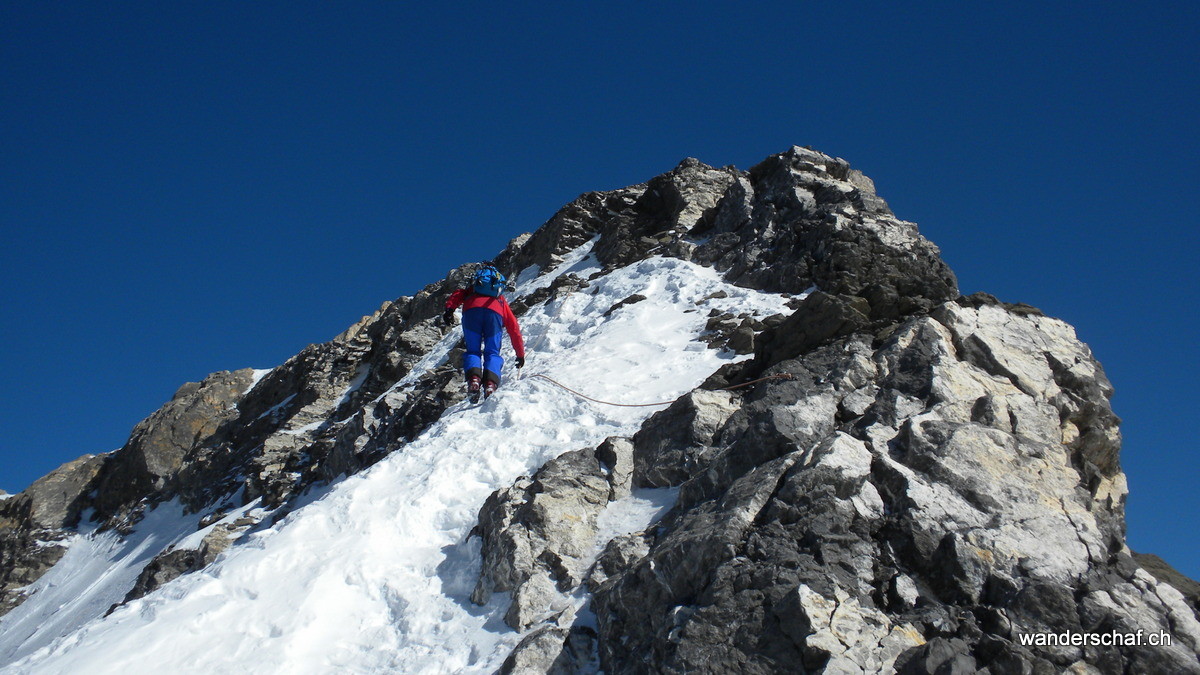 im Aufstieg ist die Schlüsselstelle am Dôme einfacher zu begehen