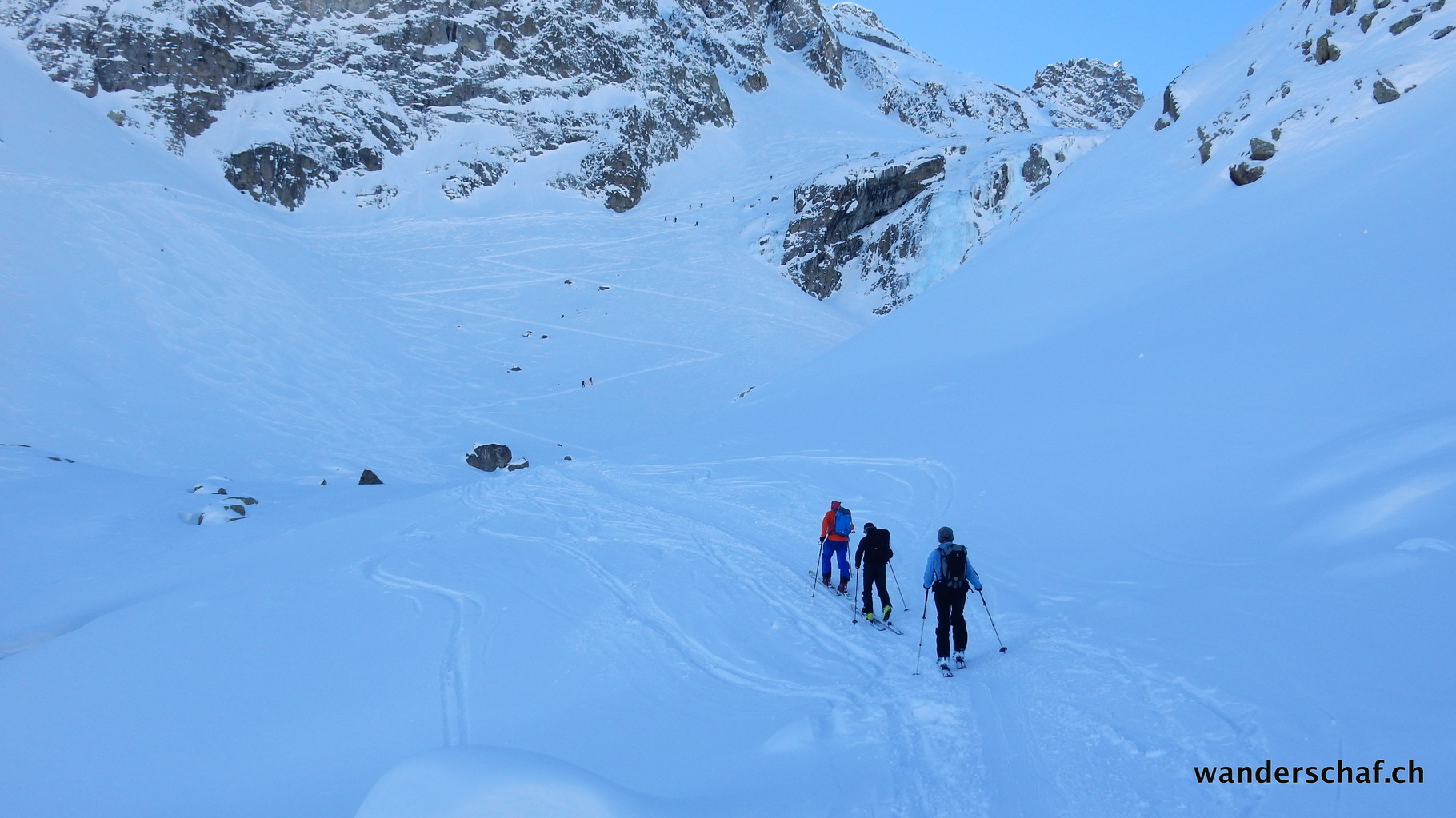der Aufstieg vom Julierpass ist noch schattig