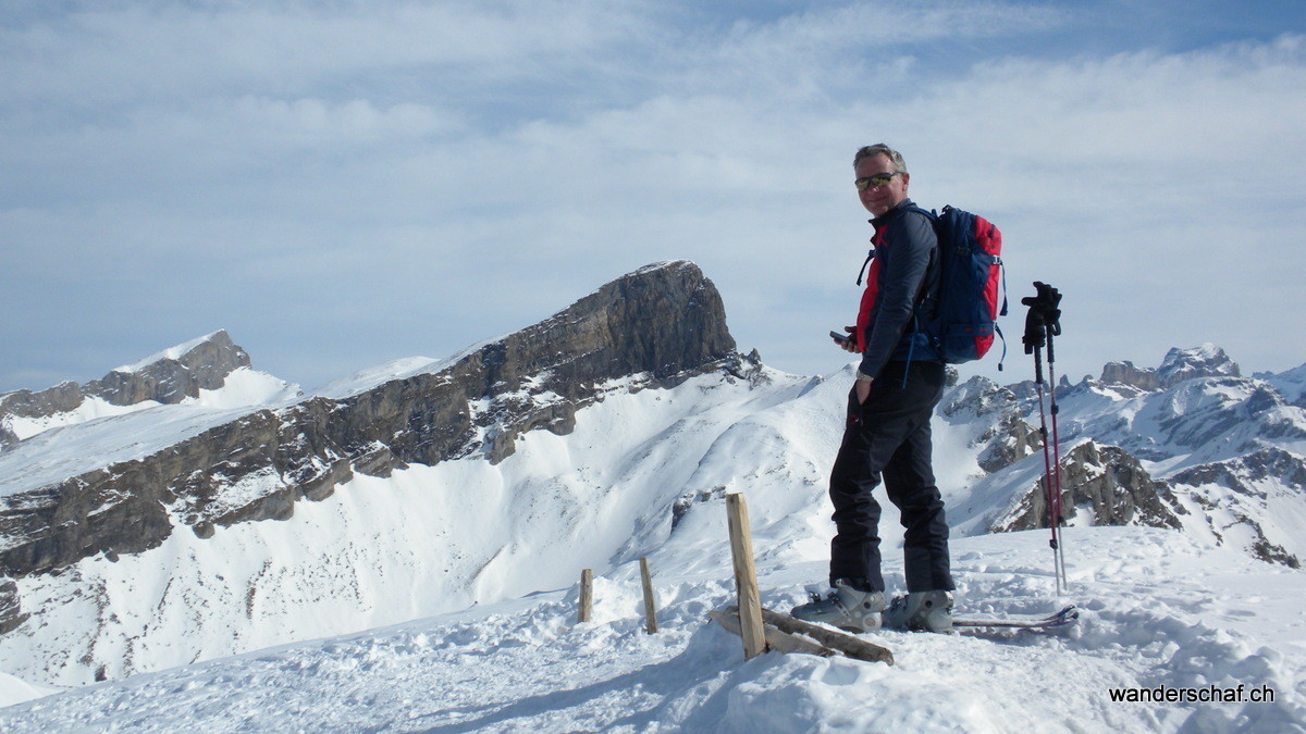 im Hintergrund der Rossstock