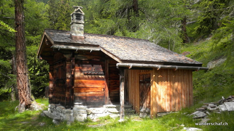 schön gelegenes Hüttli beim inneren Blatt