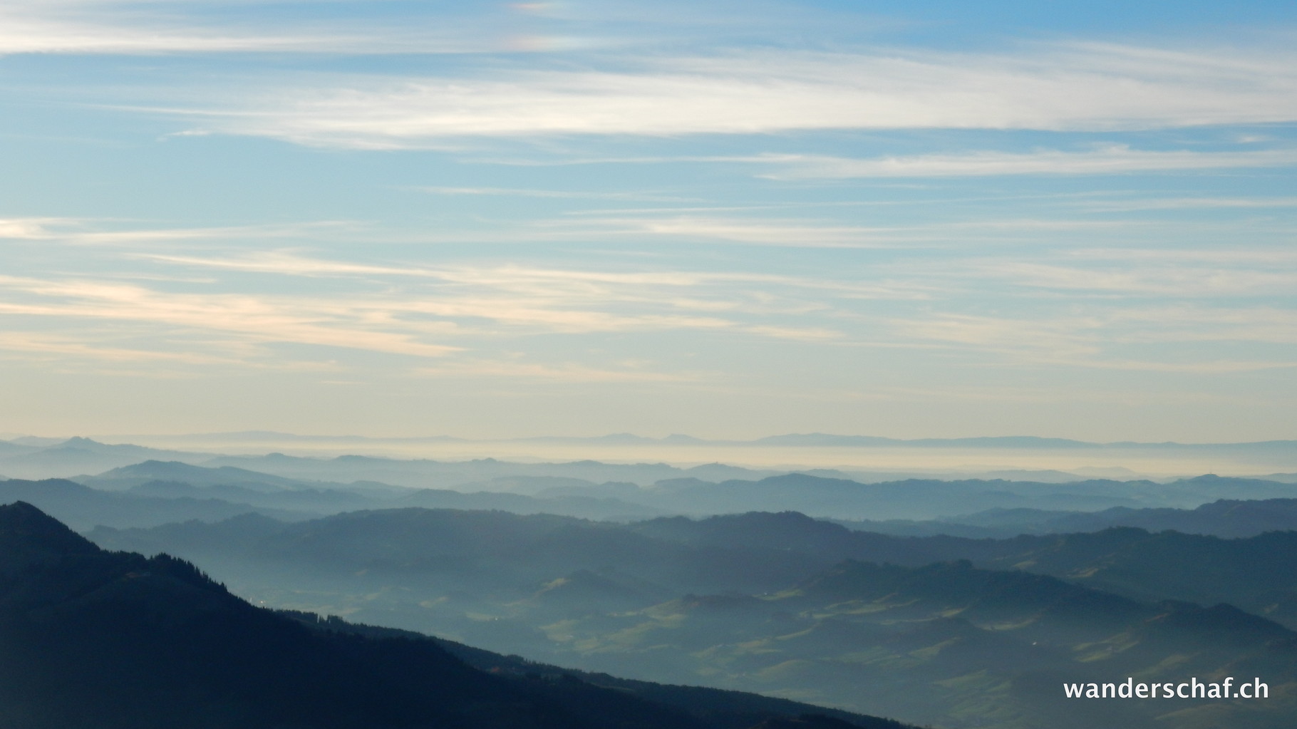 im Mittelland schleicht der Nebel umher