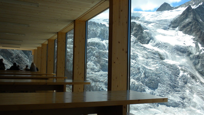 genialer Ess- und Aufenthaltsraum in der Cabane de Moiry