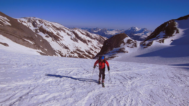 während wir von der Geltenhütte zur Cabane des Audannes rüberqueren, kommen unsere Männer von der Wildhornhütte 