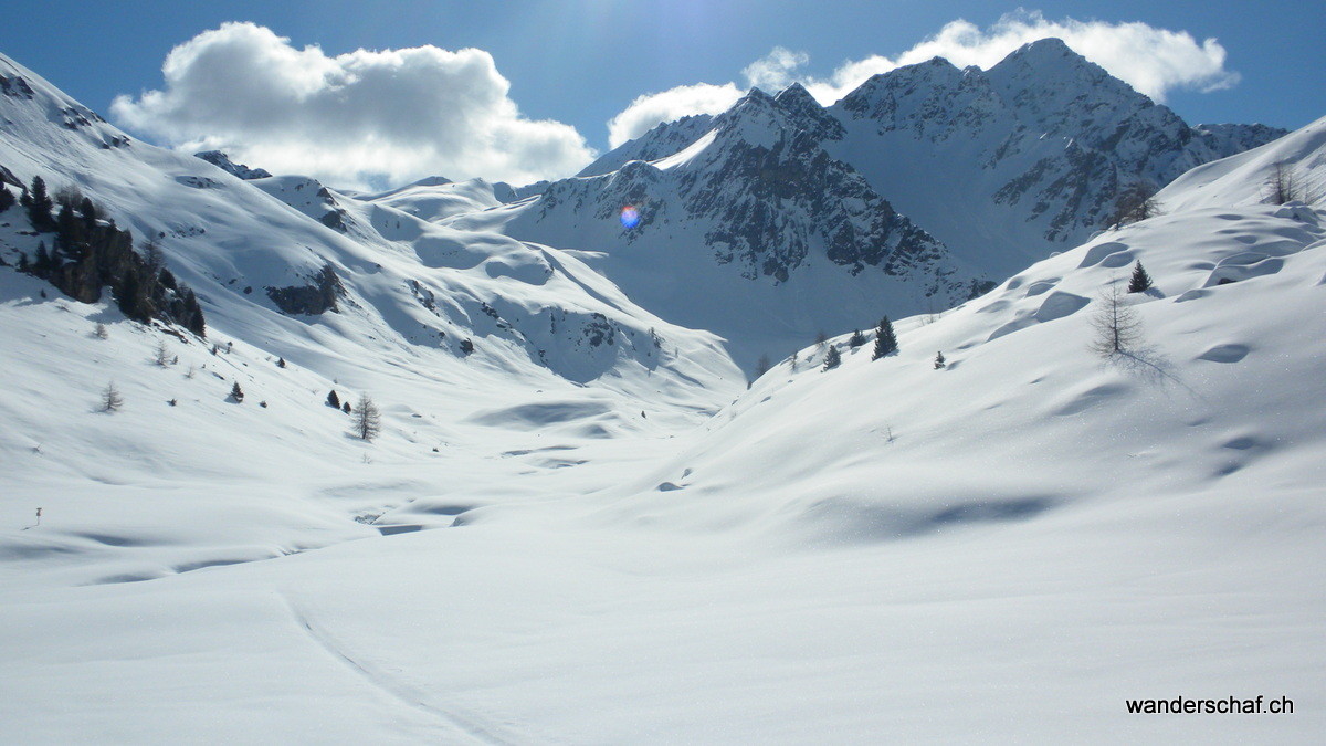 Val Costainas mit Blick zum Piz Costainas