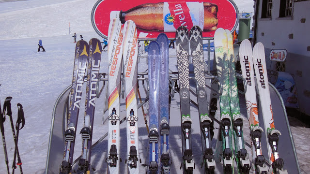 Skiausstellung beim Bergrestaurant