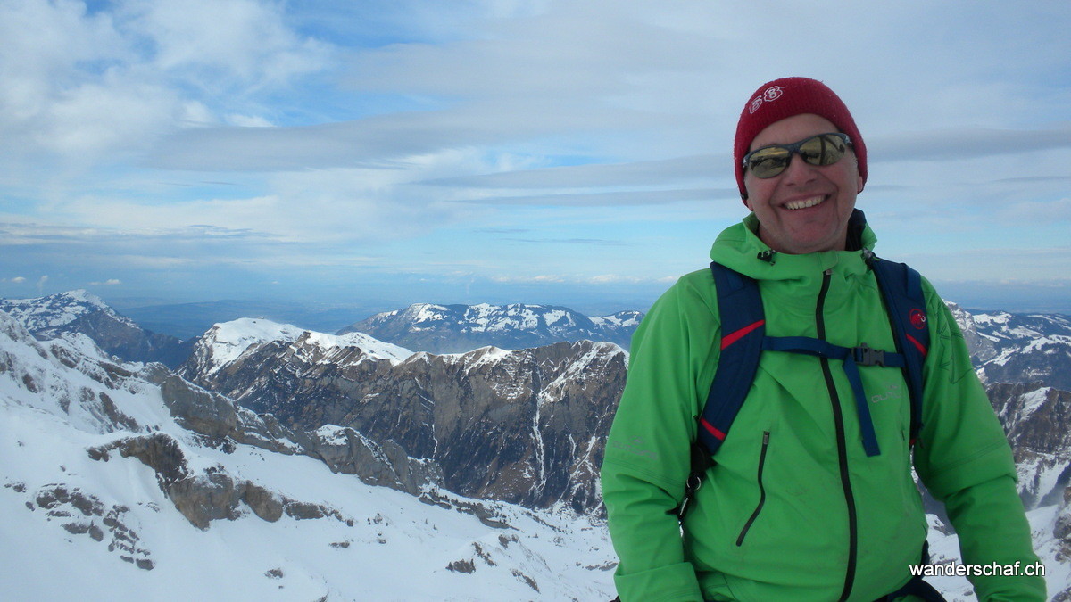 erfreut über den 2. Gipfel.....der 3. folgt so gleich....