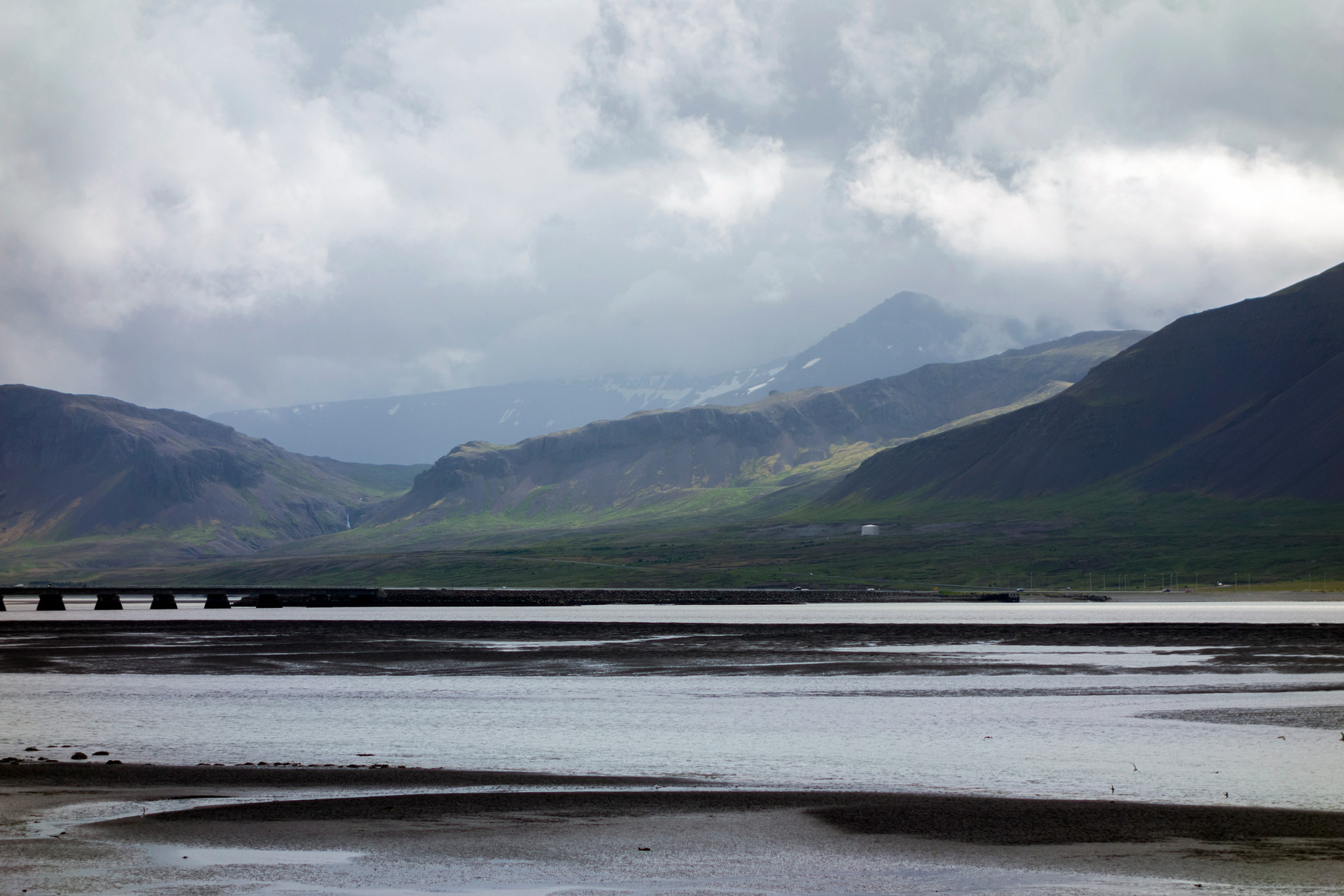 Brücke über einen Fjord nach Borganes