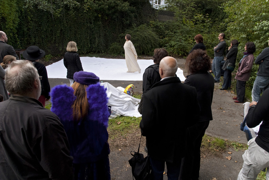 Performance Edelgard Stryzewski-Dullien und Tina Lahl