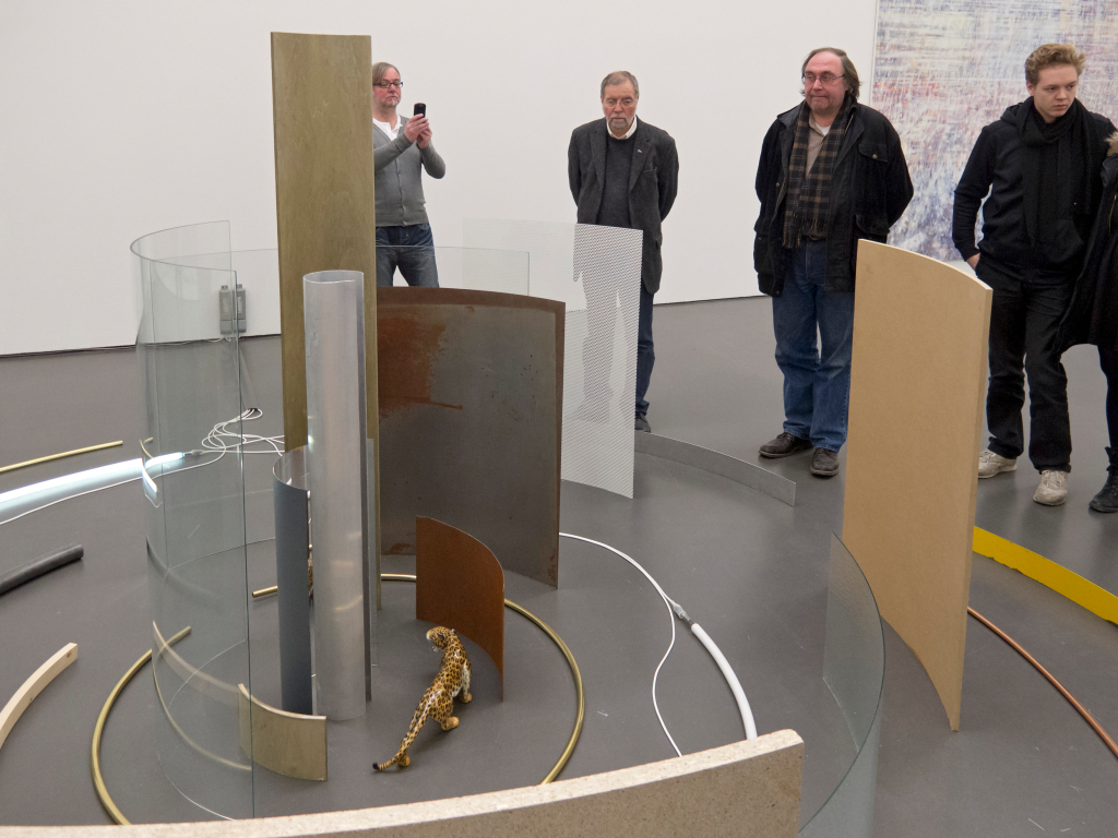 Kwade, Connectivity of Force Free Bodies - Ouroboros, 2010