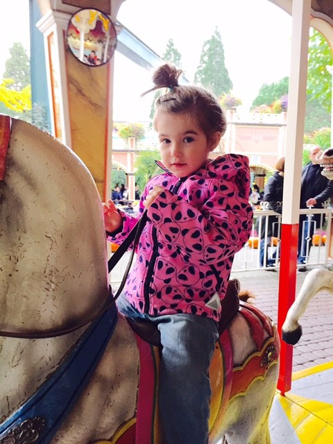 Marei scheint der Ausflug jedenfalls Spass zu machen!