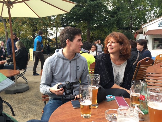 die Kommentare zu den einzelnen Fotos fielen sicherlich streng aus