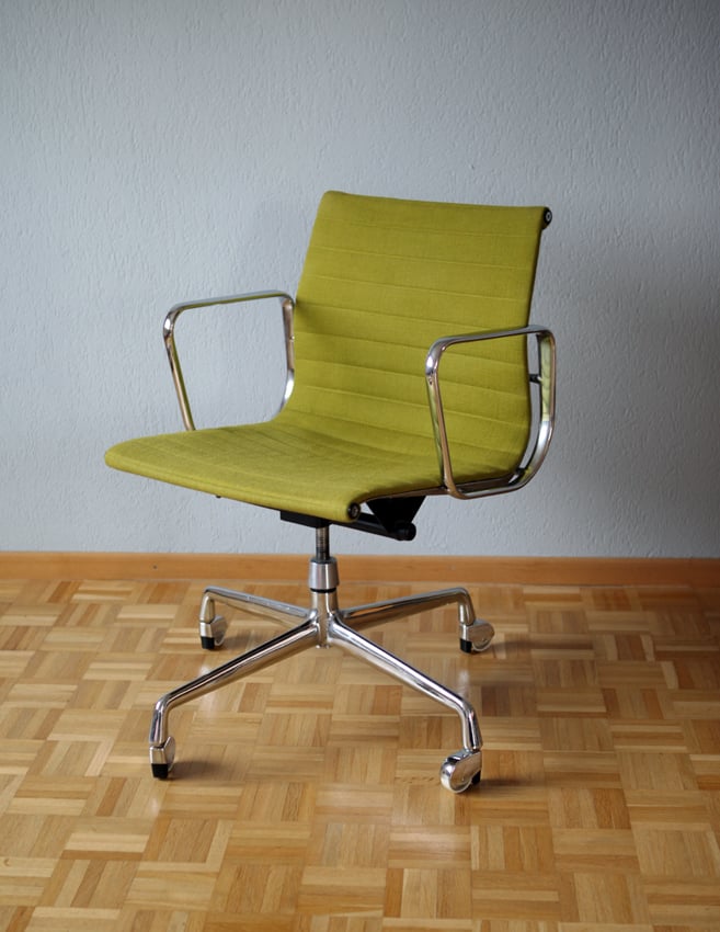 Vintage Eames Alu Chair