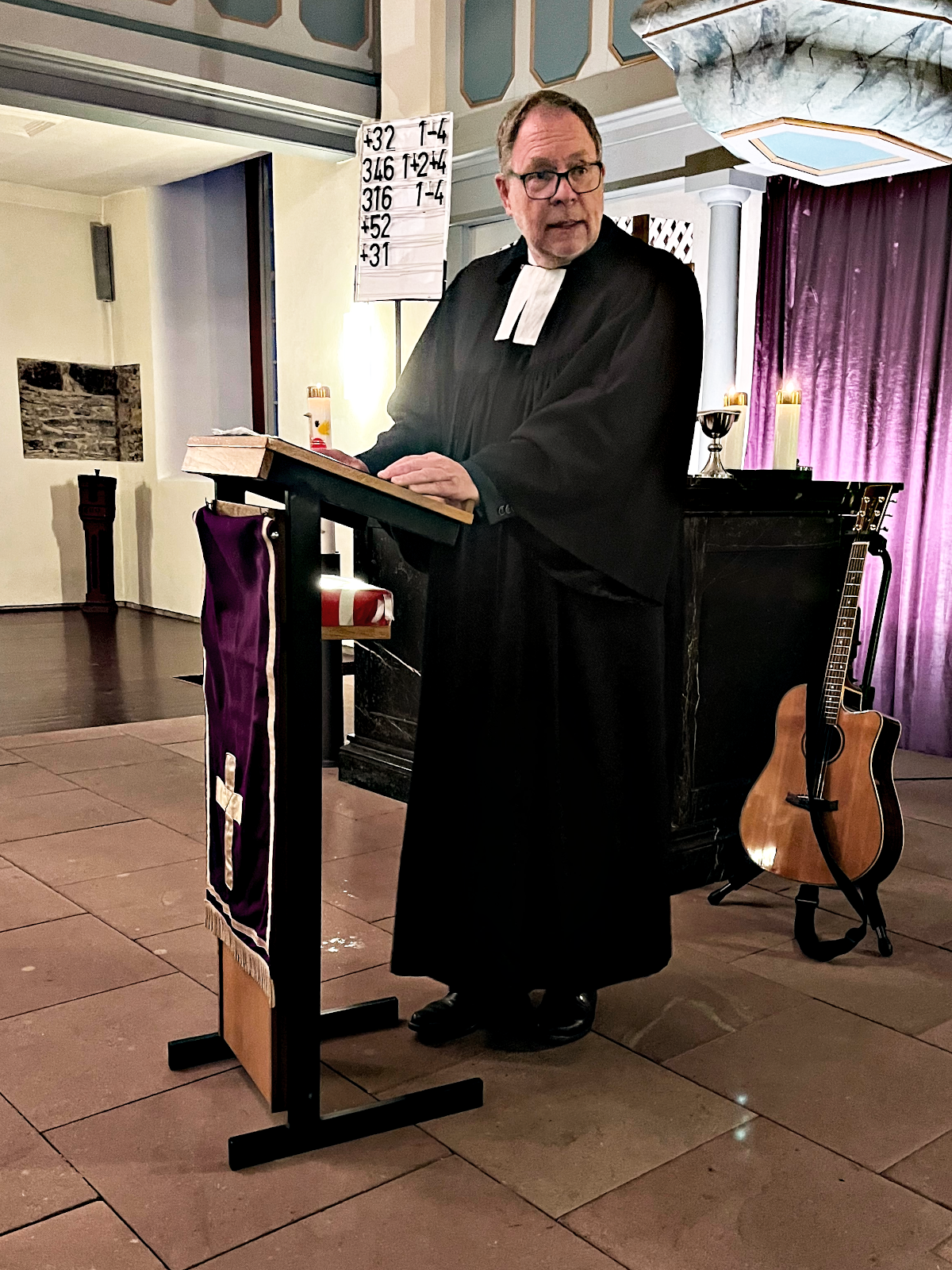 Dekan Klaus Schmid bei seiner Rede zum Ordinationsjubiläum