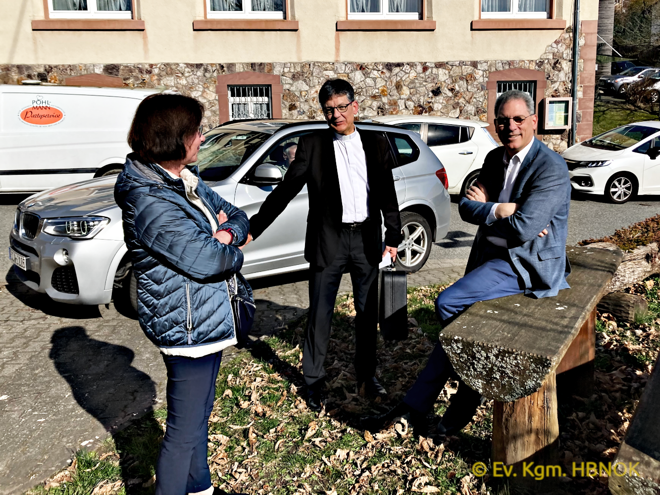 Entspanntes Gespräch an einem sonnigen Sonntagnachmittag