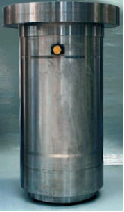 cilindro oleodinamico, cilindro per pressa alesaggio 400, stelo 380, corsa 410, fondello con flangiatura per fissaggio valvola di riempimento DN160