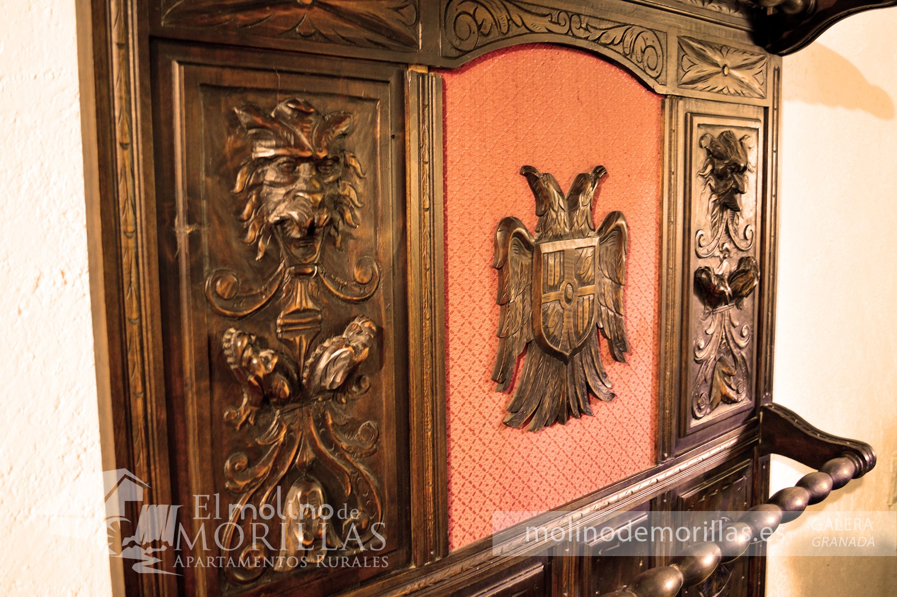 Ornamentación antigua: paragüero con historia