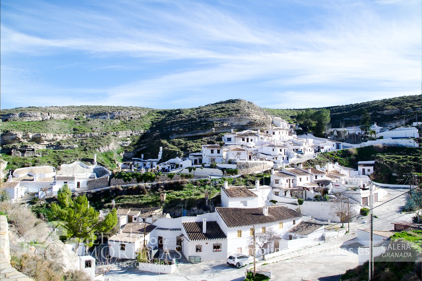 Barrio de casas-cueva en Galera