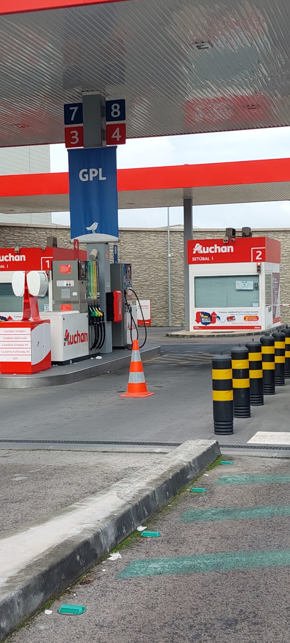 Gasolineira de Setúbal encerrada por motivo de Greve